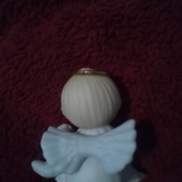👵Looks new VINTAGE PRECIOUS MOMENTS ANGEL AND SEAL - Picture 5 of 5